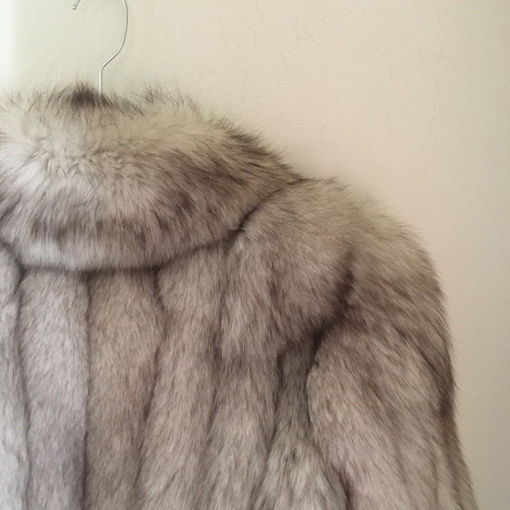 ✨ Luxurious Genuine Blue Fox Fur Coat – Plush, Silvery & Stunning ✨ - Picture 4 of 7